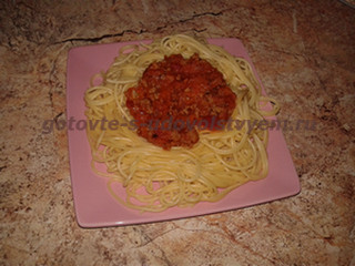 спагетти болоньезе